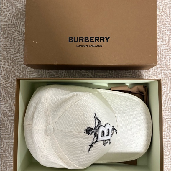 Burberry White Cap with Orange Embroidered Logo - Picture 3 of 3